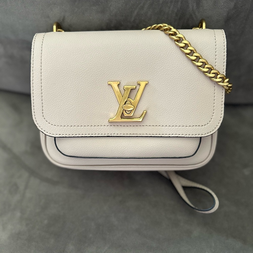 LockMe Chain Bag in Greige